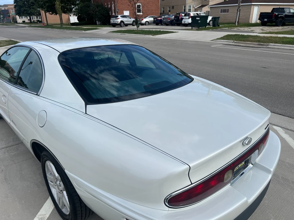 1998 Buick Riviera 8th Gen - Image 13 of 30