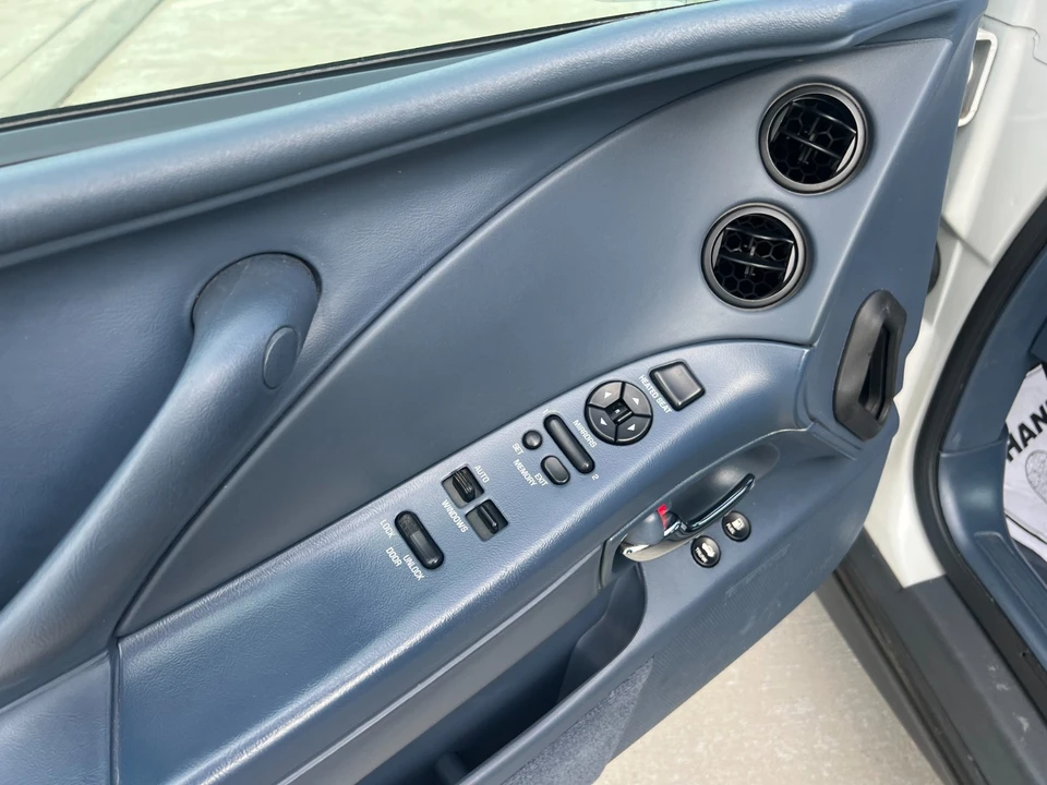 1998 Buick Riviera 8th Gen - Image 21 of 30