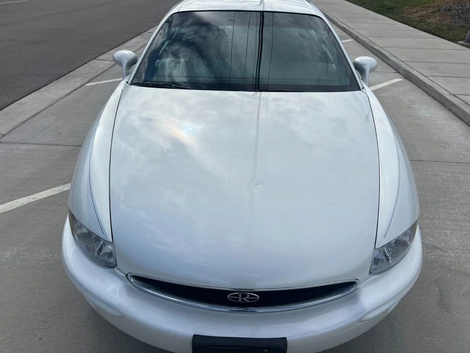 1998 Buick Riviera 8th Gen - Image 9 of 30