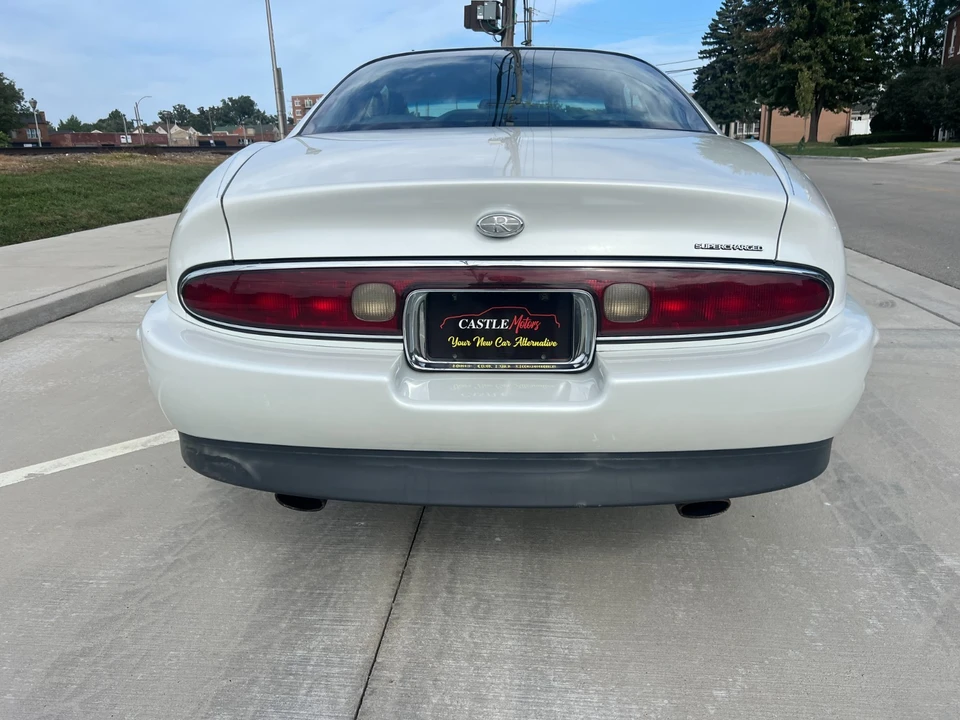 1998 Buick Riviera 8th Gen - Image 6 of 30