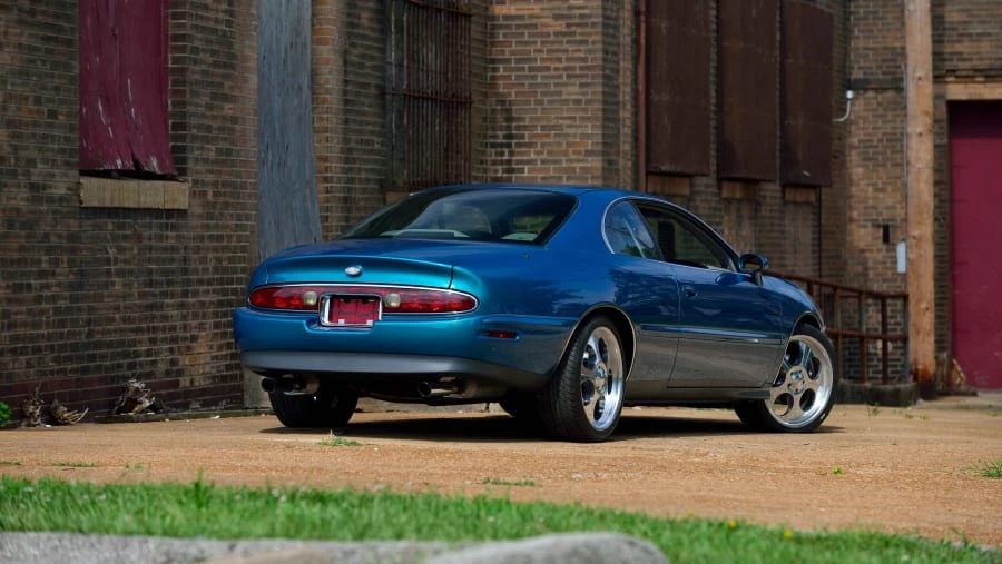 1998 Buick Riviera 8th Gen - Image 3 of 12