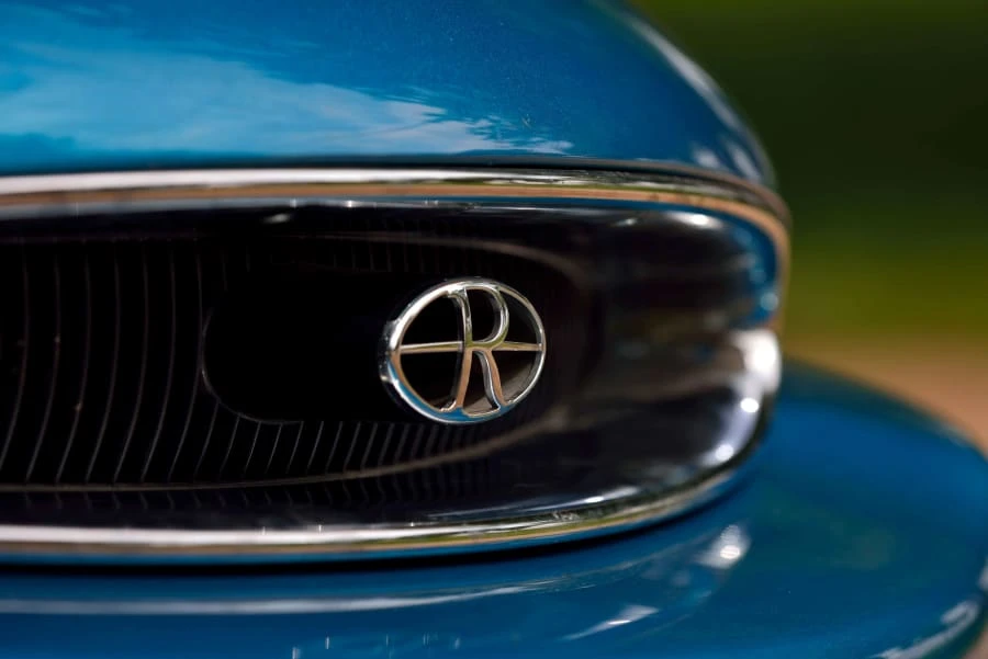 1998 Buick Riviera 8th Gen - Image 9 of 12