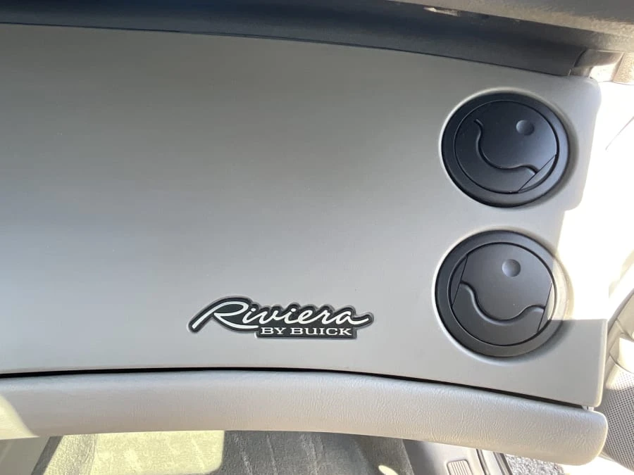 1998 Buick Riviera 8th Gen - Image 7 of 14