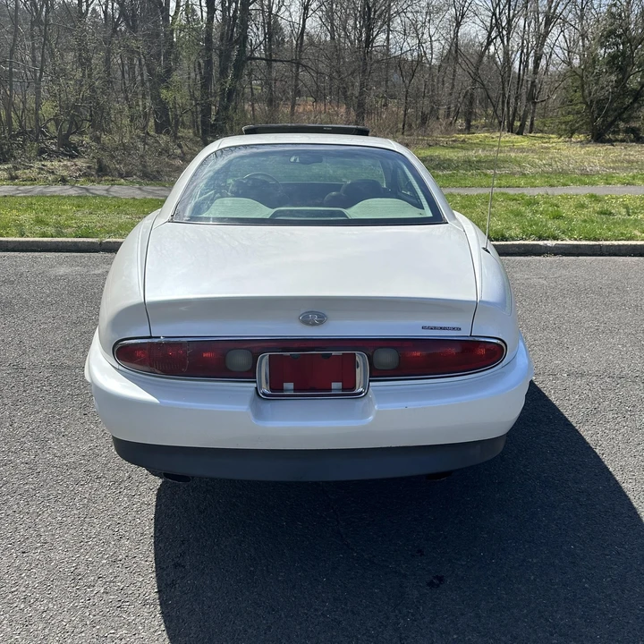 1998 Buick Riviera 8th Gen - Image 5 of 12