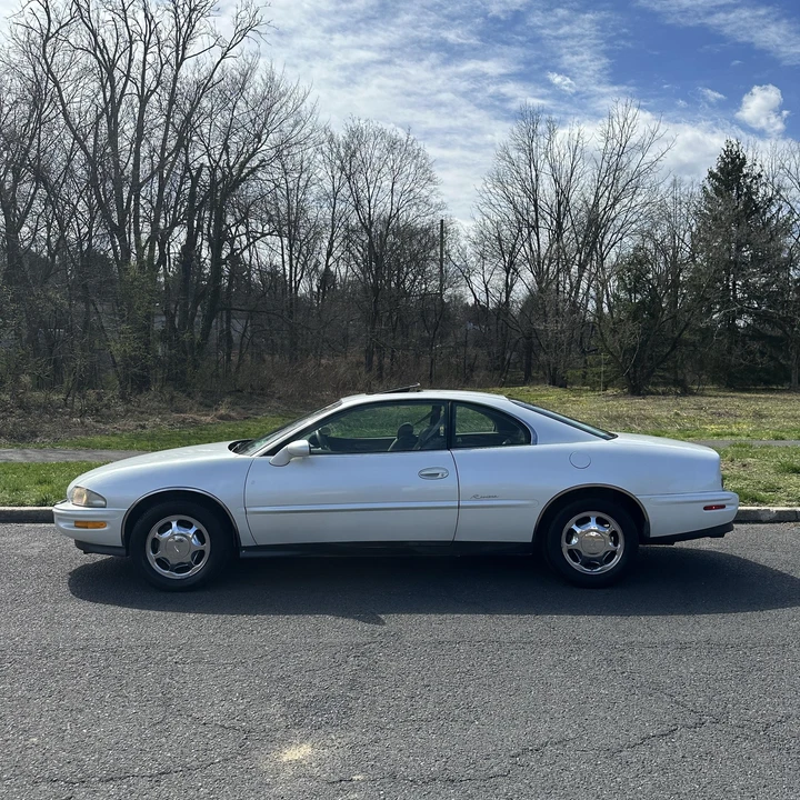 1998 Buick Riviera 8th Gen - Image 8 of 12