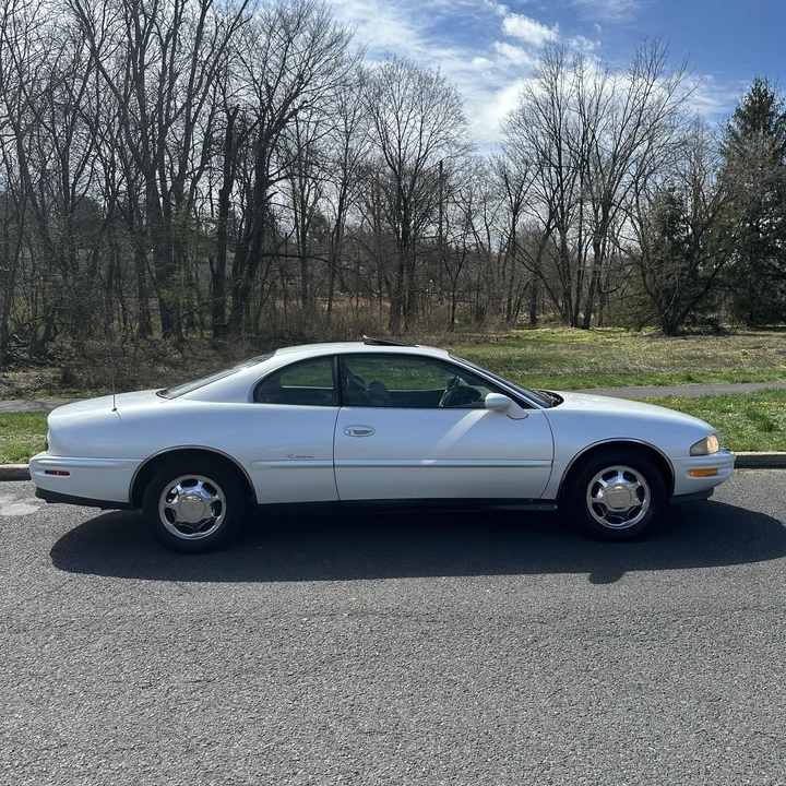 1998 Buick Riviera 8th Gen - Image 2 of 12
