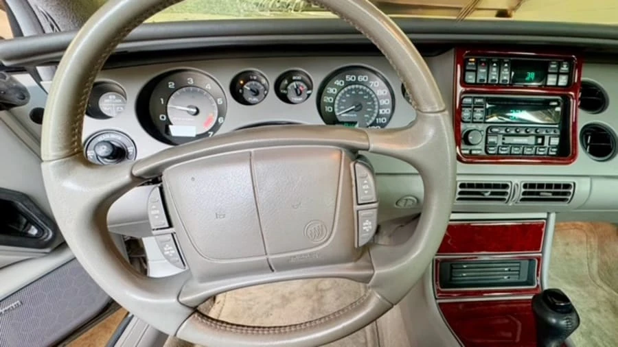 1998 Buick Riviera 8th Gen - Image 12 of 24