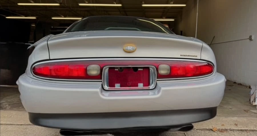 1998 Buick Riviera 8th Gen - Image 2 of 24