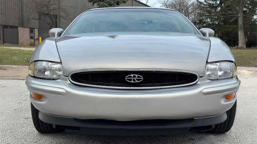 1998 Buick Riviera 8th Gen - Image 3 of 24