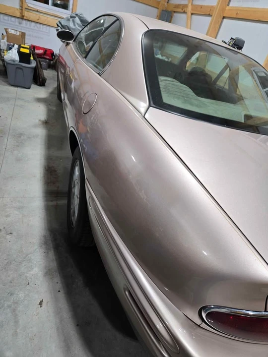 1998 Buick Riviera 8th Gen - Image 15 of 17