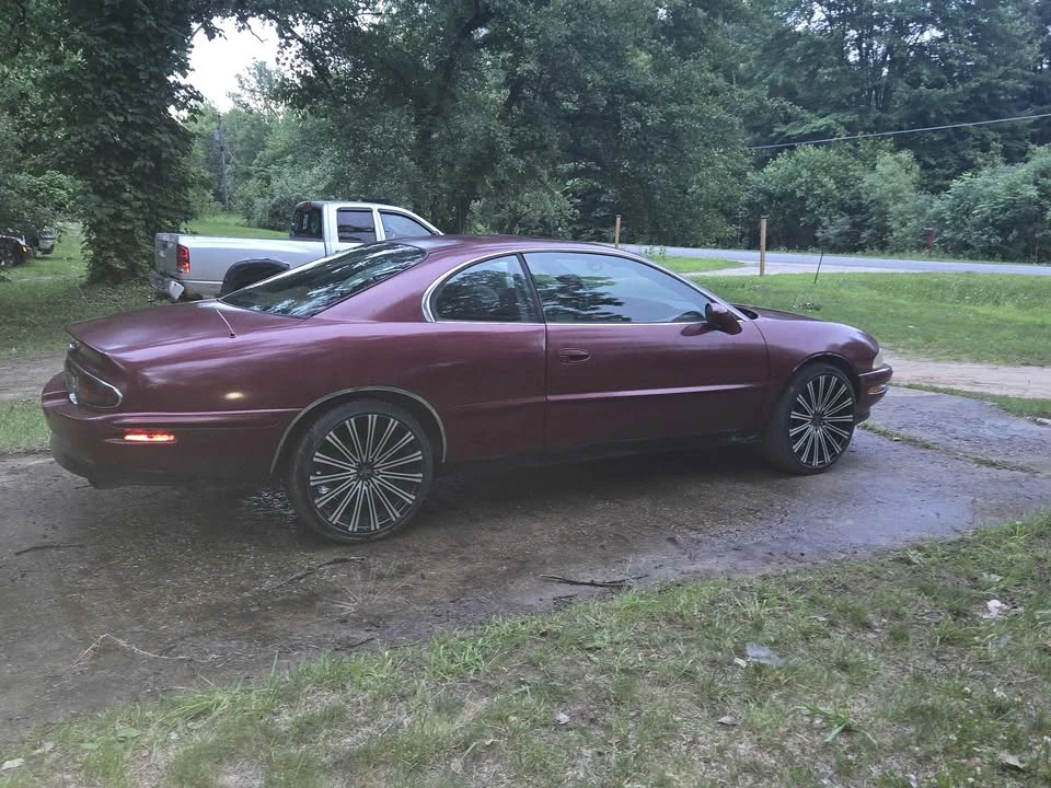 1998 Buick Riviera 8th Gen - Image 2 of 3