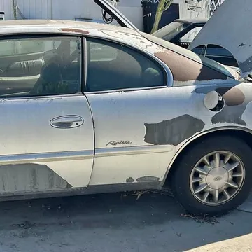 1998 Buick Riviera Coupe 2D