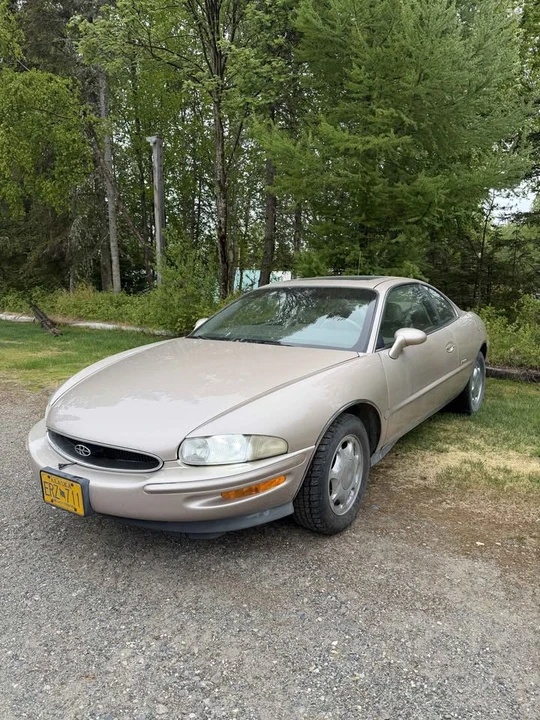 1998 Buick Riviera 8th Gen - Image 3 of 8