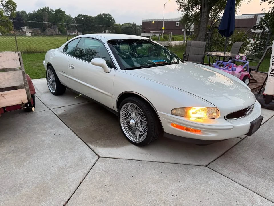 1998 Buick Riviera 8th Gen - Image 8 of 8