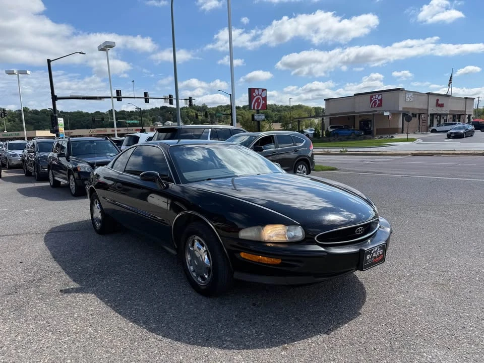 1998 Buick Riviera 8th Gen - Image 8 of 19
