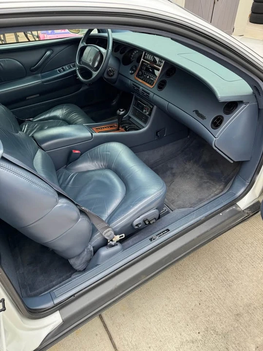 1998 Buick Riviera 8th Gen - Image 3 of 8