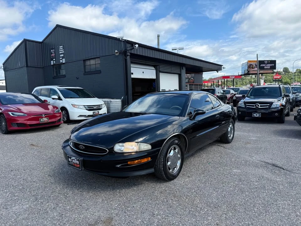 1998 Buick Riviera 8th Gen - Image 18 of 19