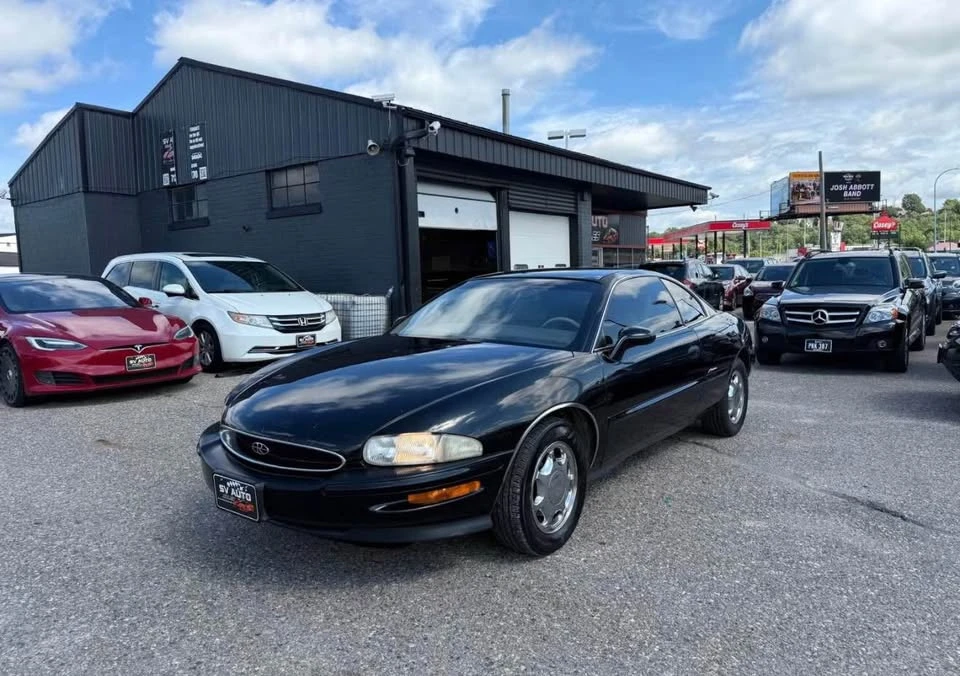 1998 Buick Riviera 8th Gen - Image 18 of 19