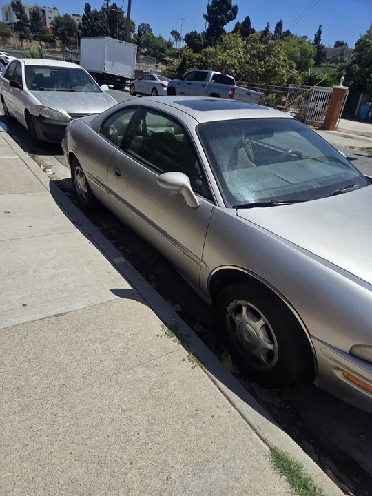 1998 Buick Riviera 8th Gen - Image 3 of 9