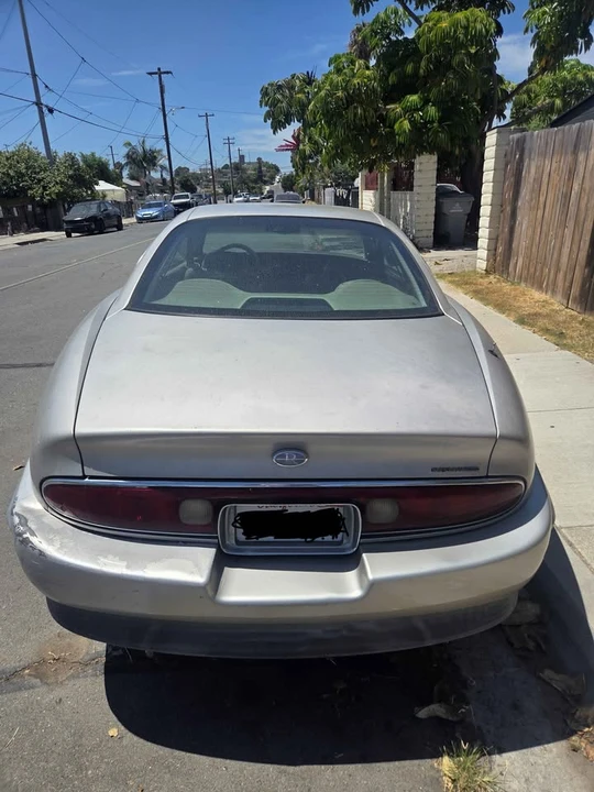 1998 Buick Riviera 8th Gen - Image 2 of 9