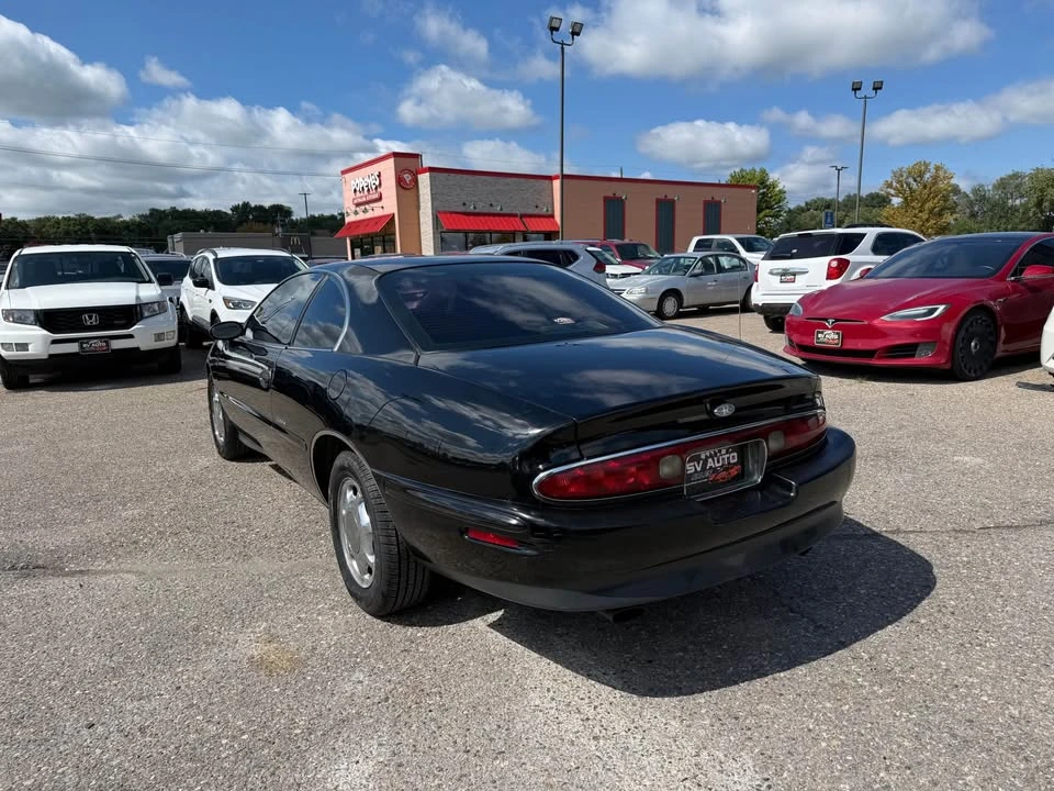 1998 Buick Riviera 8th Gen - Image 4 of 19