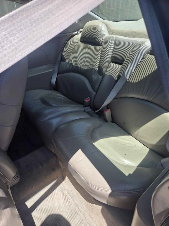 1998 Buick Riviera 8th Gen - Image 7 of 9