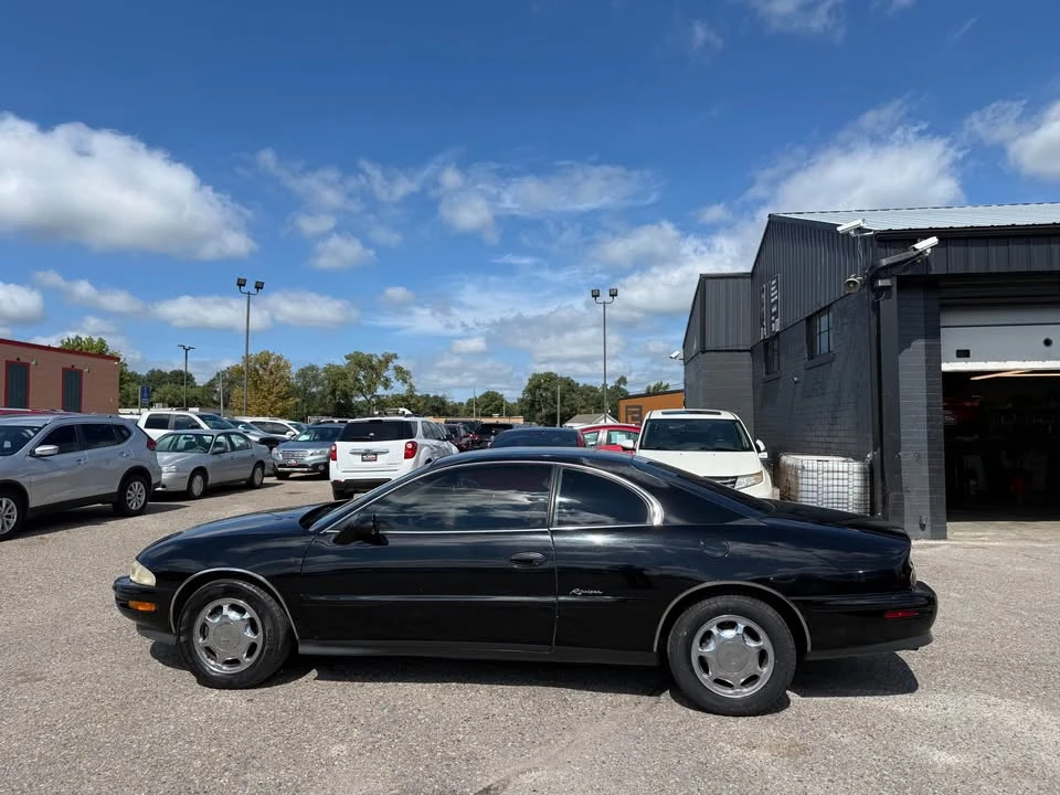 1998 Buick Riviera 8th Gen - Image 3 of 19