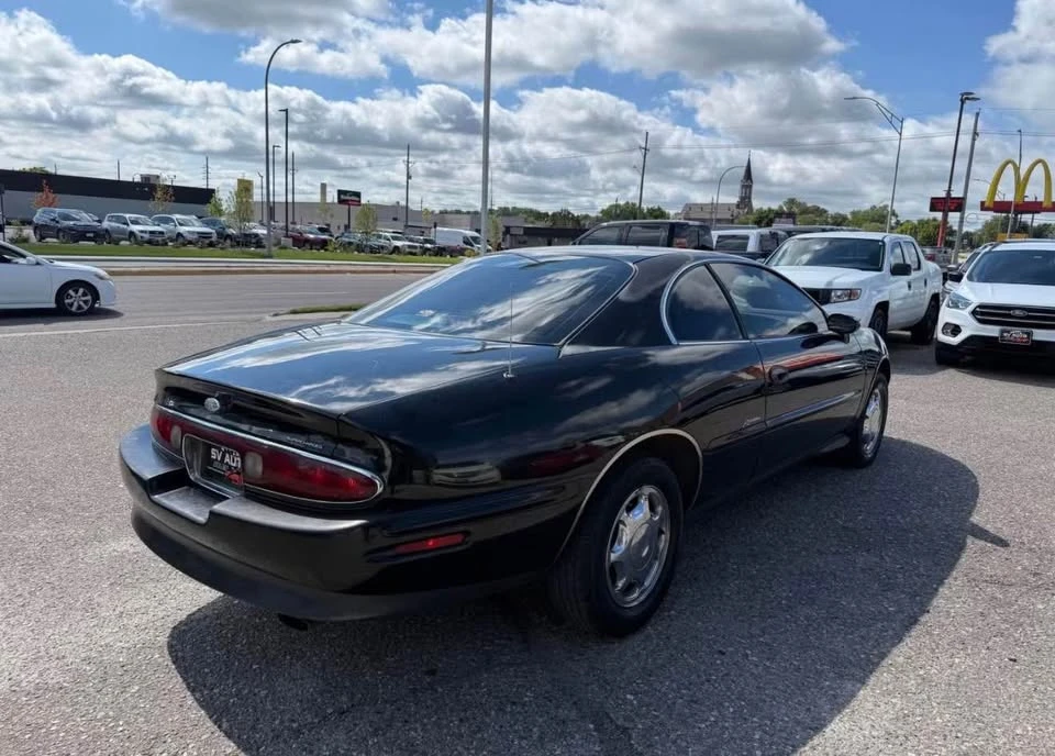 1998 Buick Riviera 8th Gen - Image 6 of 19