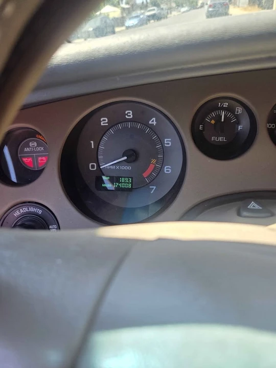 1998 Buick Riviera 8th Gen - Image 8 of 9