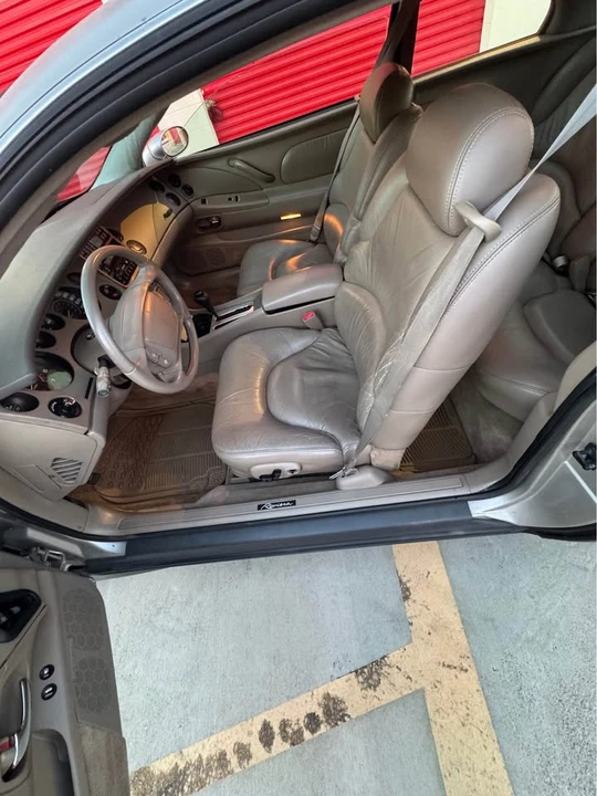1998 Buick Riviera 8th Gen - Image 4 of 14