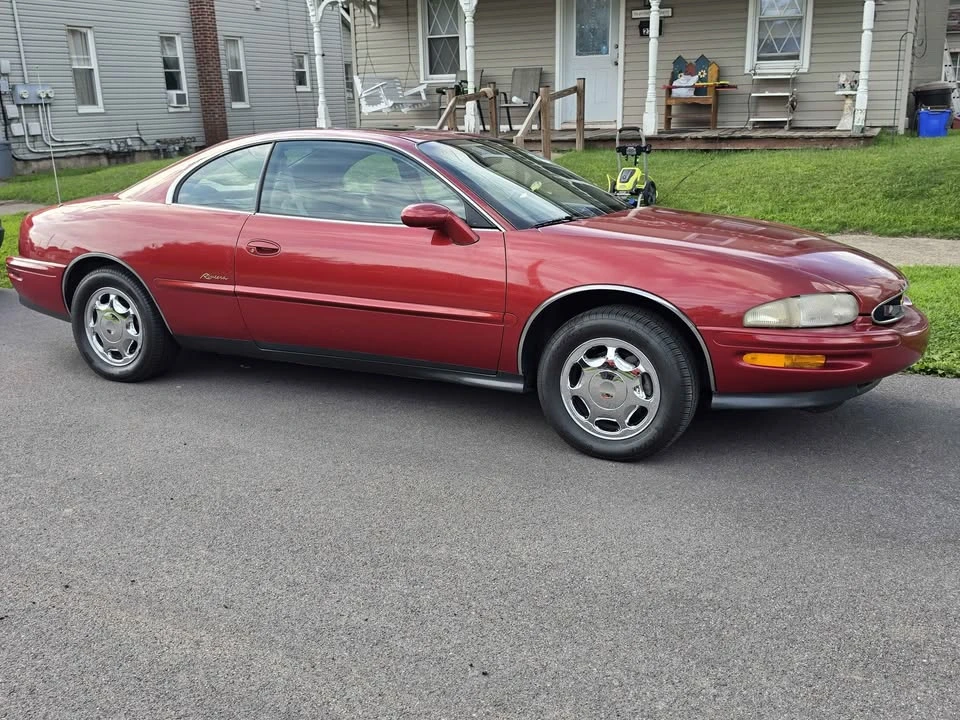 1998 Buick Riviera 8th Gen - Image 16 of 20