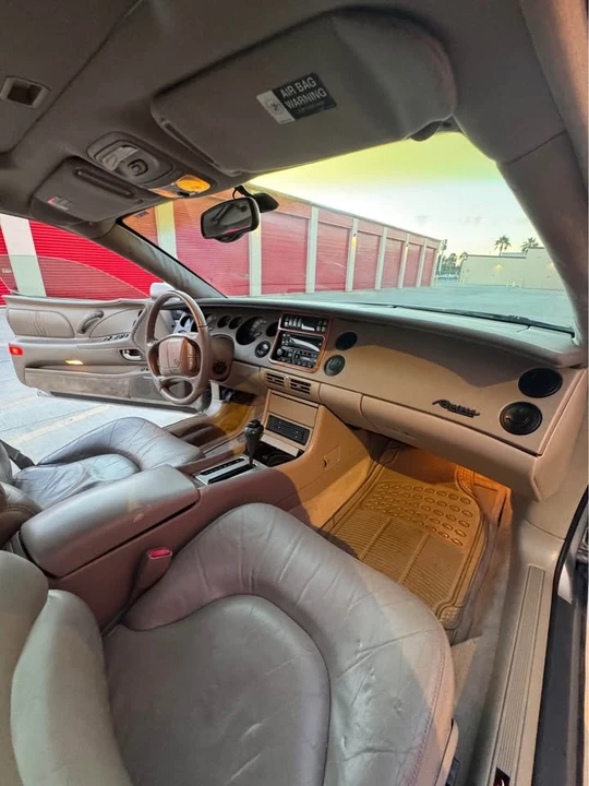 1998 Buick Riviera 8th Gen - Image 13 of 14