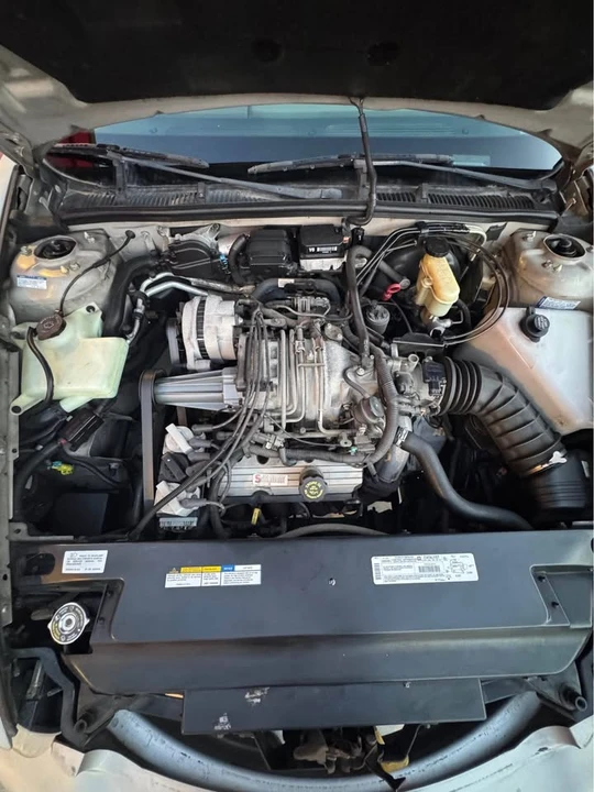 1998 Buick Riviera 8th Gen - Image 9 of 14