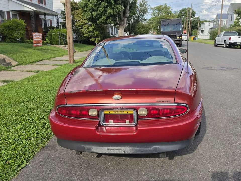 1998 Buick Riviera 8th Gen - Image 19 of 20