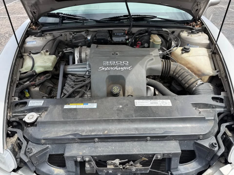 1998 Buick Riviera 8th Gen - Image 8 of 8