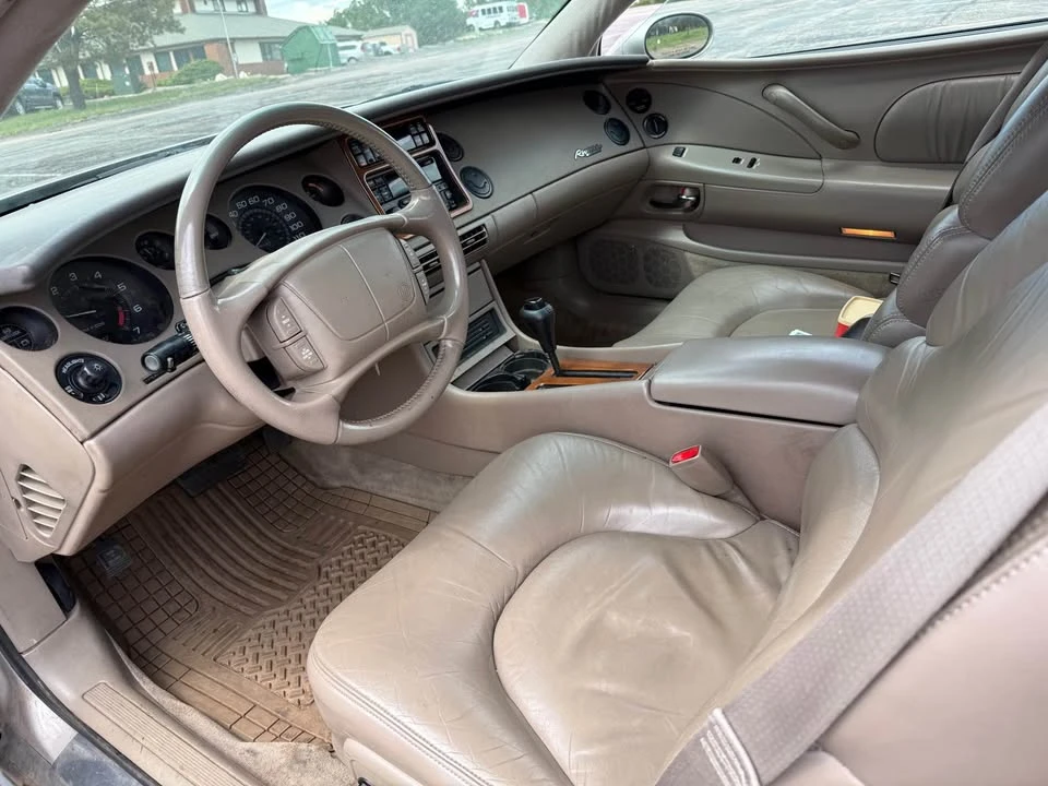 1998 Buick Riviera 8th Gen - Image 6 of 8