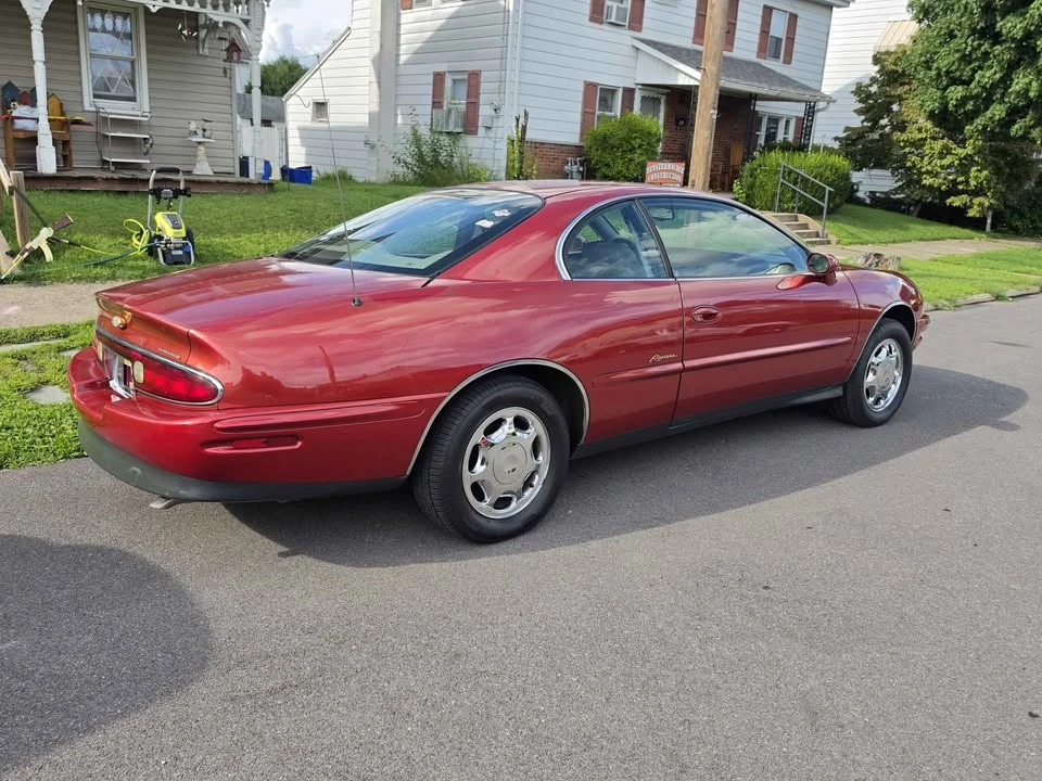 1998 Buick Riviera 8th Gen - Image 18 of 20