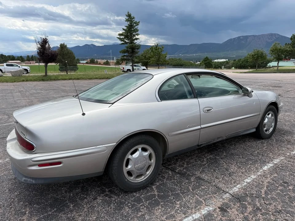 1998 Buick Riviera 8th Gen - Image 3 of 8