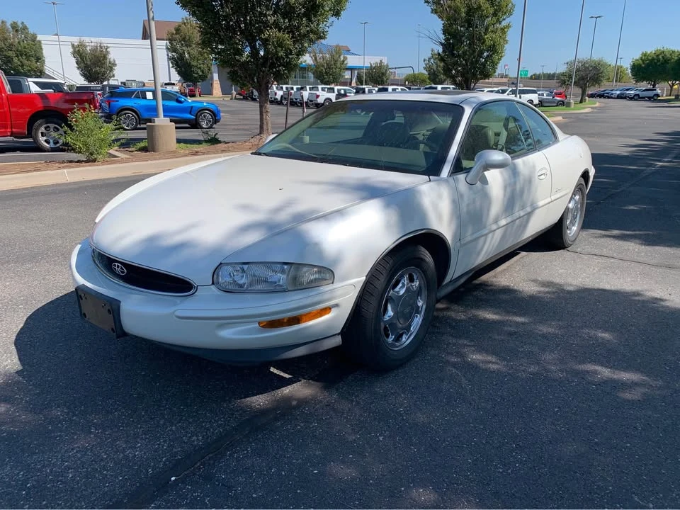 1998 Buick Riviera 8th Gen - Image 2 of 14