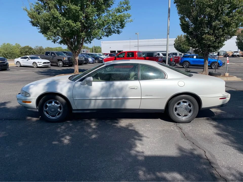 1998 Buick Riviera 8th Gen - Image 8 of 14