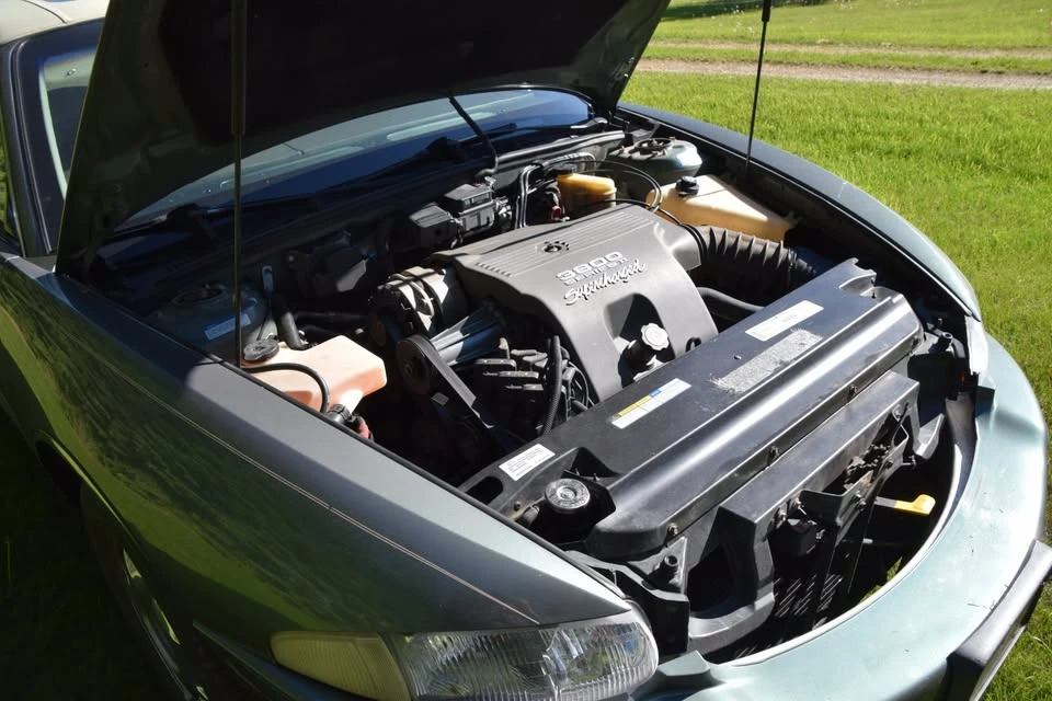 1998 Buick Riviera 8th Gen - Image 9 of 9