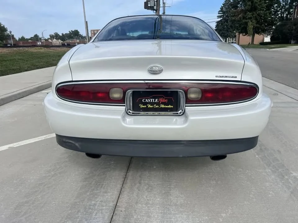 1998 Buick Riviera 8th Gen - Image 6 of 20