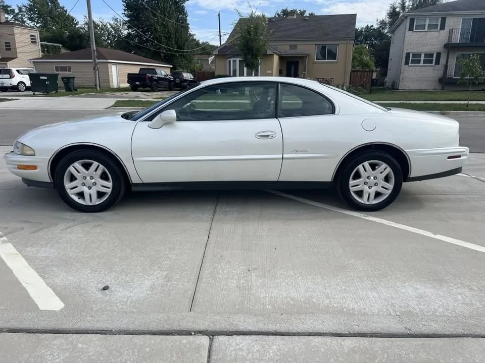 1998 Buick Riviera 8th Gen - Image 4 of 20