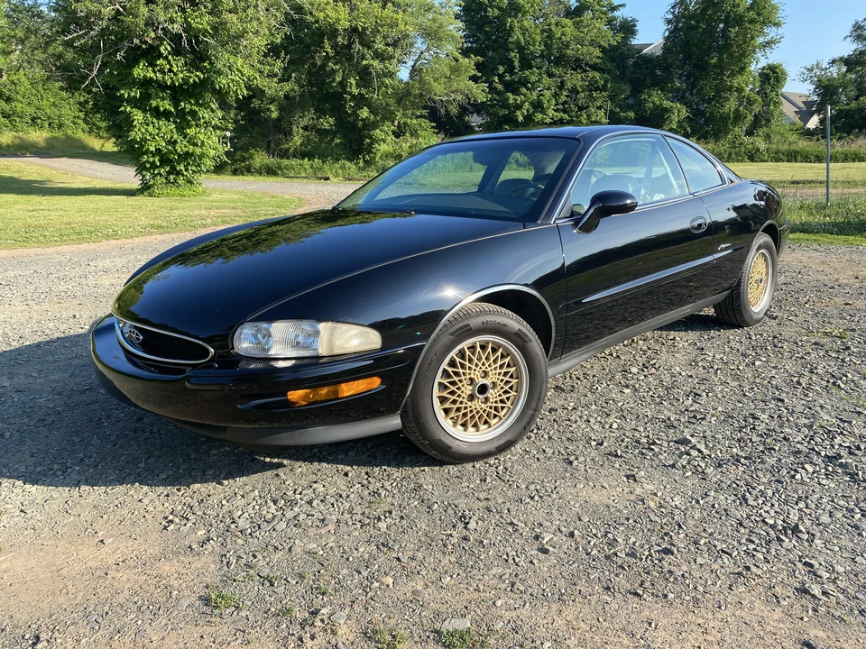 1998 Buick Riviera 8th Gen - Image 6 of 9