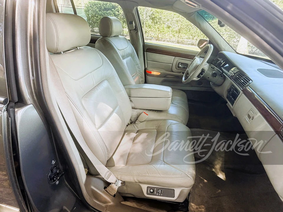1998 Cadillac DeVille 7th Gen - Image 12 of 15