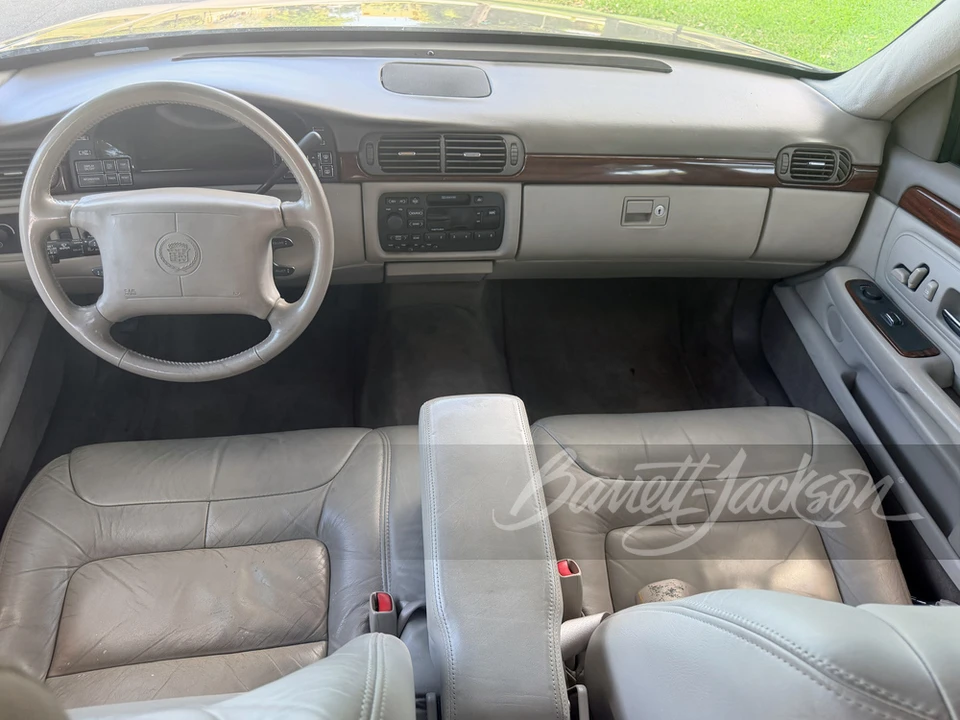 1998 Cadillac DeVille 7th Gen - Image 10 of 15