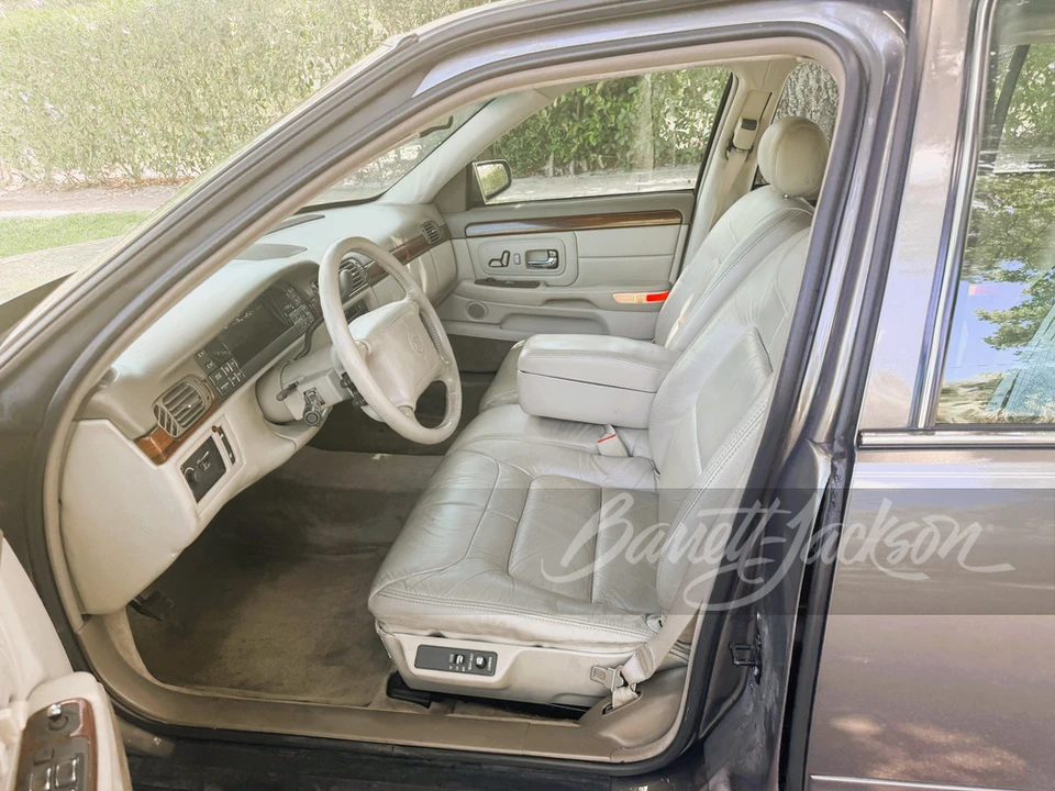 1998 Cadillac DeVille 7th Gen - Image 13 of 15