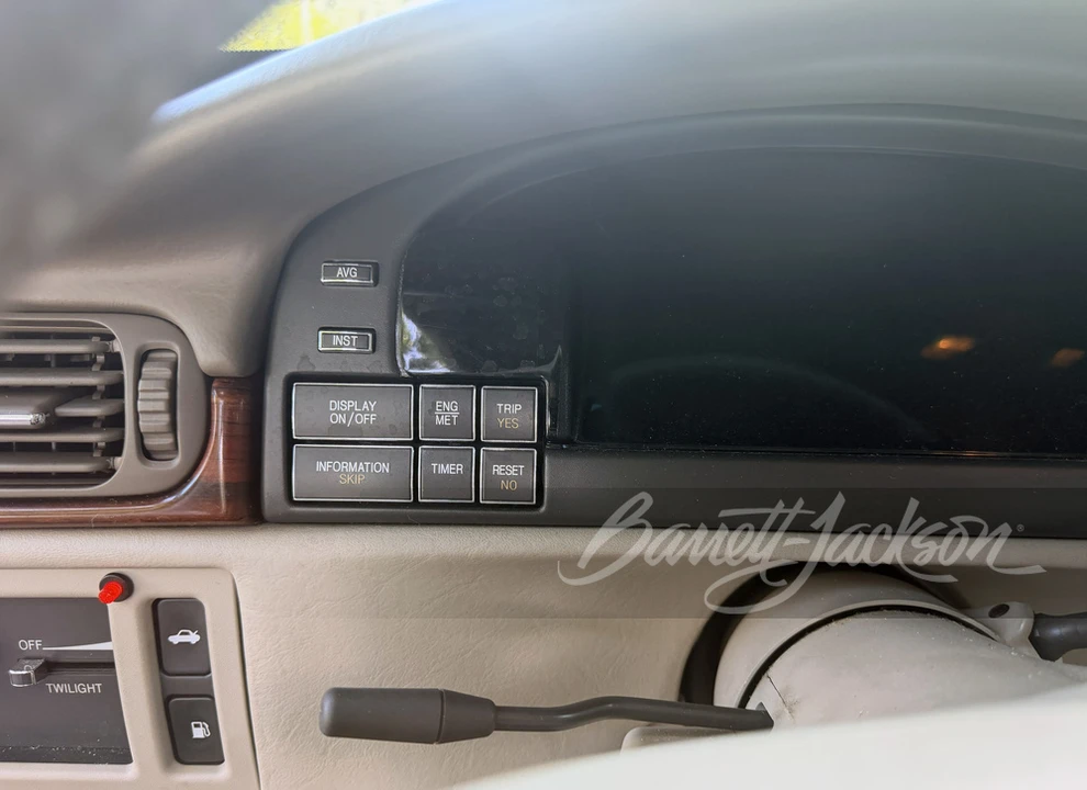 1998 Cadillac DeVille 7th Gen - Image 9 of 15
