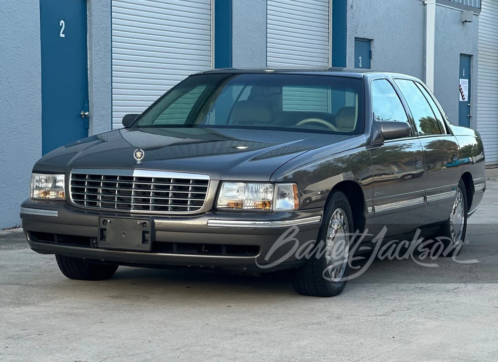 1998 Cadillac DeVille 7th Gen - Image 14 of 15