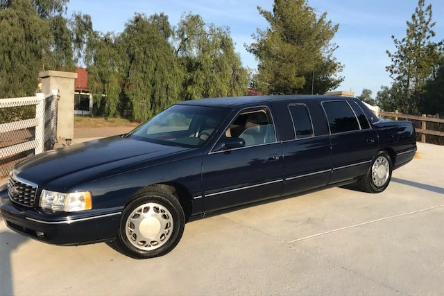 1998 Cadillac DeVille 7th Gen - Image 2 of 5